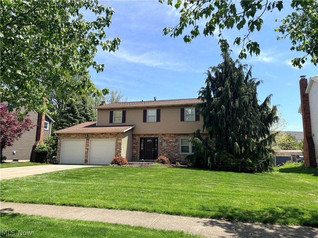 1154 Waterbury Drive, Medina, OH