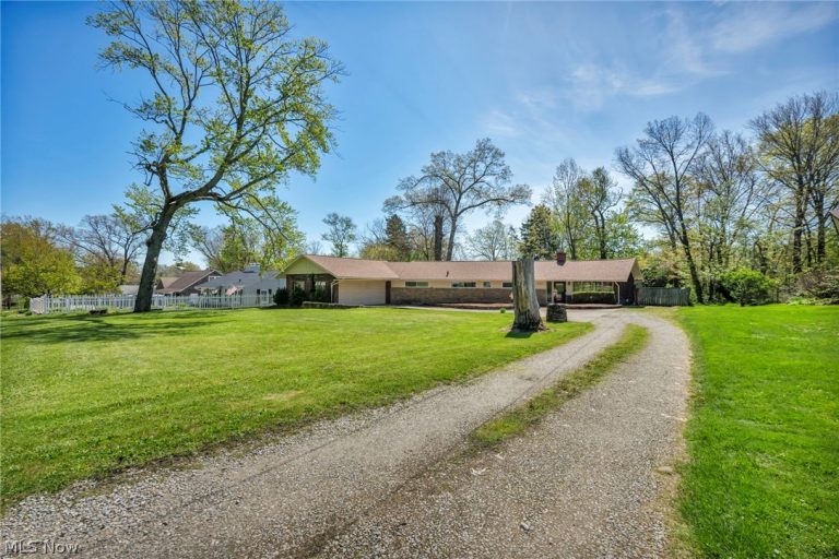 900 Magnolia Avenue, Cuyahoga Falls, OH - Photo 3