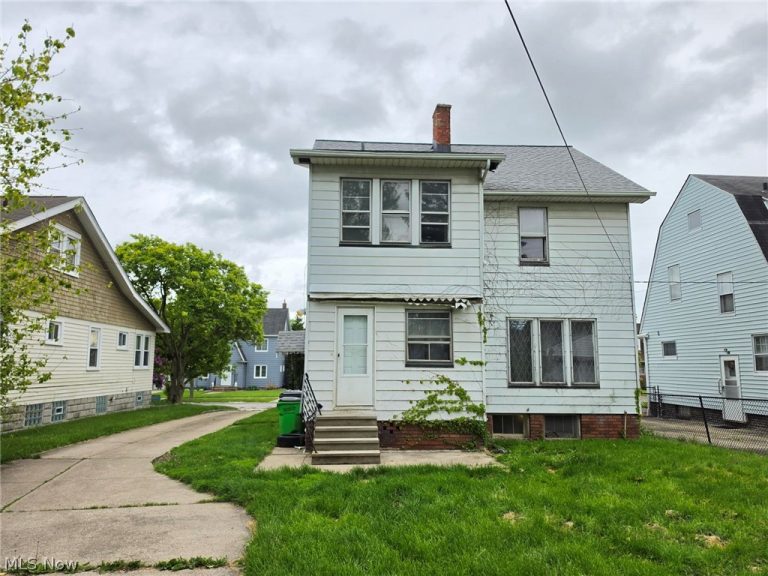 10605 Grace Avenue, Garfield Heights, OH - Photo 5