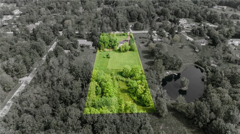 7981 Mulberry Road, Chesterland, OH - Photo 2