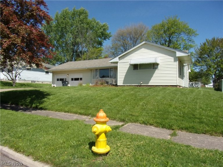 687 Catawba Avenue, Akron, OH - Photo 2