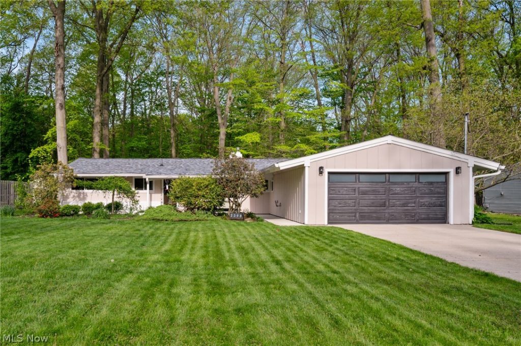 2398 Chestnut Drive, Westlake, OH