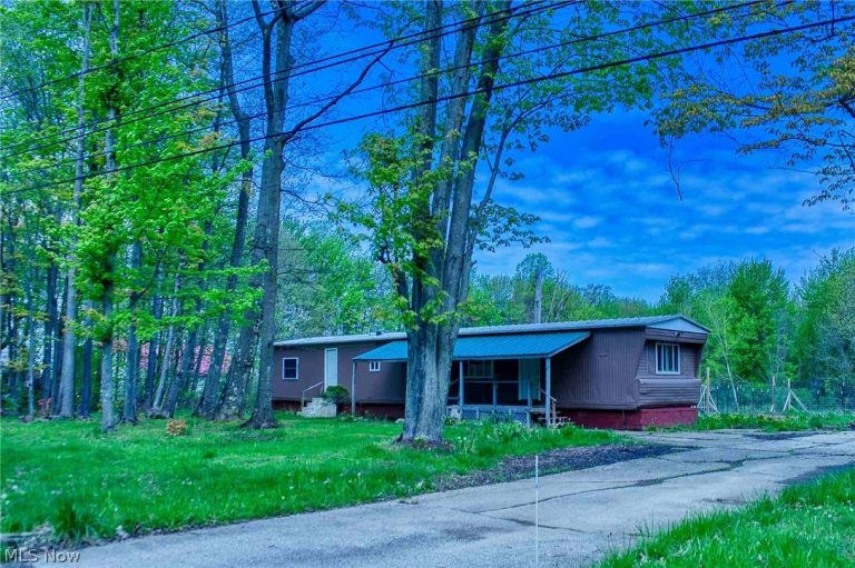 6201 Hatches Corners Road, Conneaut, OH - Photo 2