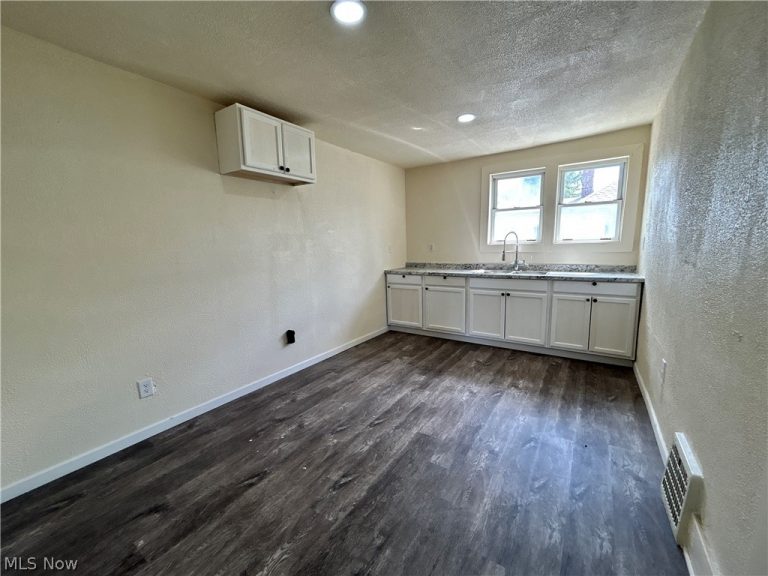 1317 Plum Street #Apt 2, Steubenville, OH - Photo 2