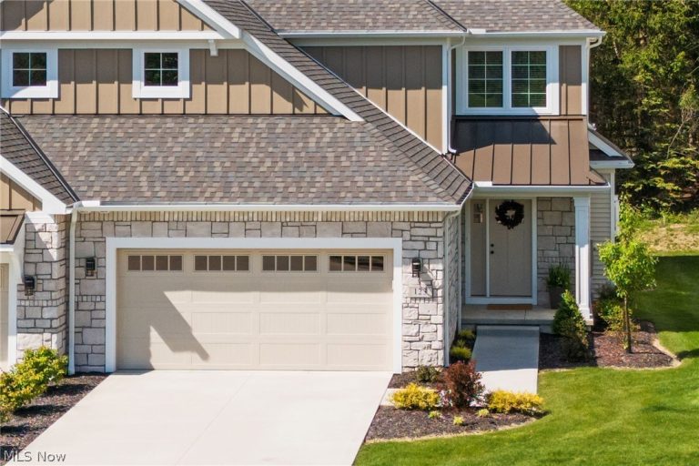 123 Town Centre Drive, Broadview Heights, OH - Photo 2