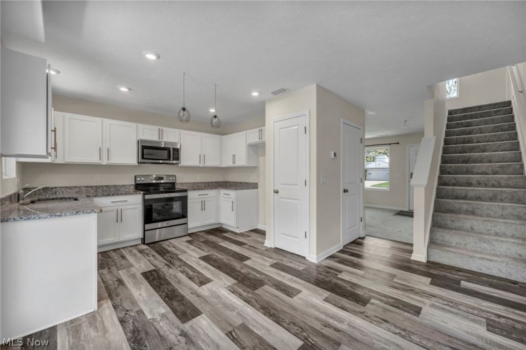 189 Alexander Drive, Elyria, OH - Photo 4