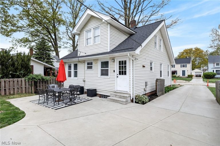20617 Stanford Avenue, Fairview Park, OH - Photo 3