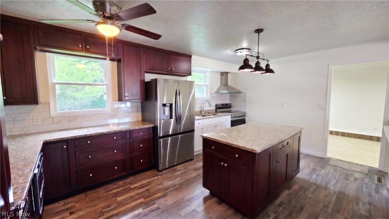 36 Suzanne Street, Little Hocking, OH - Photo 3