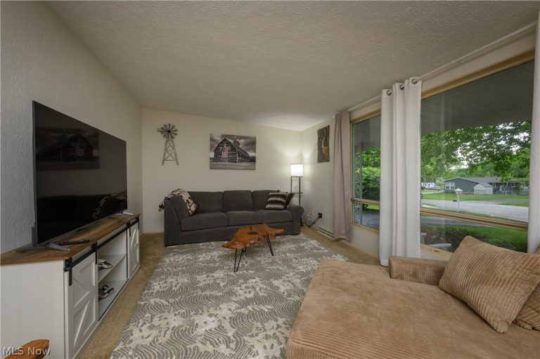 324 Lynn Circle, Canton, OH - Photo 4