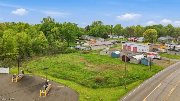 38 Mccartney Road, Campbell, OH - Photo 6