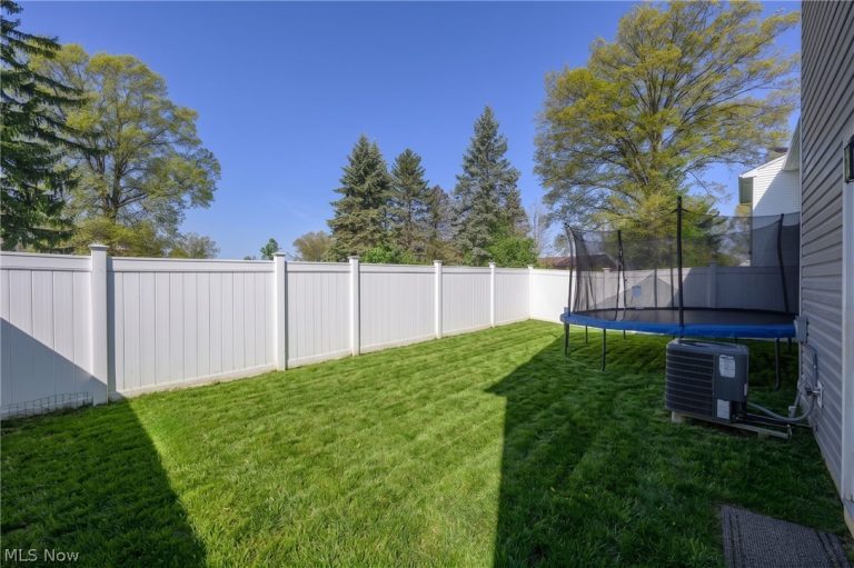 460 Auld Farm Circle, Akron, OH - Photo 4