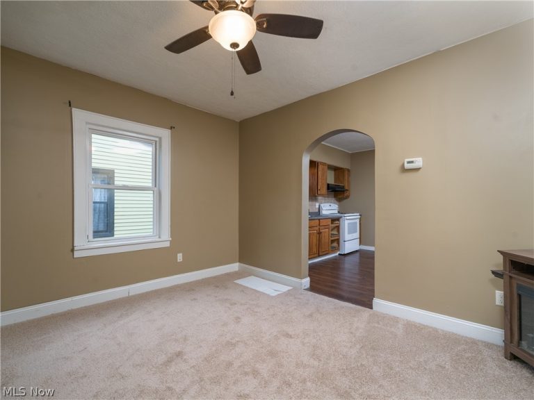 557 Washington Avenue, Barberton, OH - Photo 5