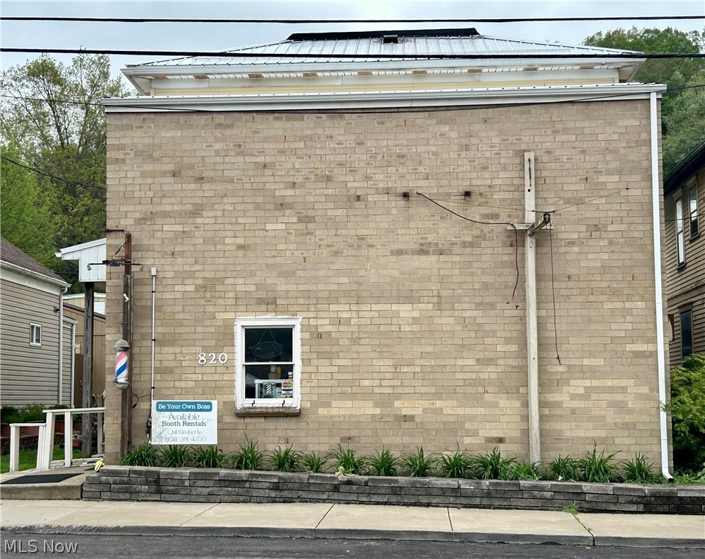 820 Commerce Street, Wellsburg, WV