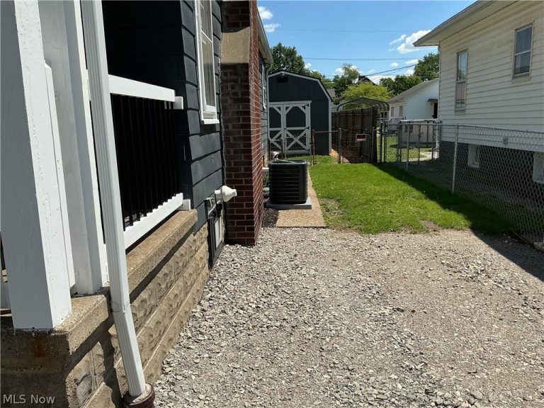228 Florence Avenue, Zanesville, OH - Photo 3