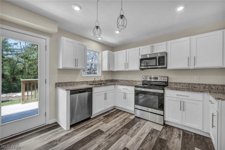 189 Alexander Drive, Elyria, OH - Photo 6