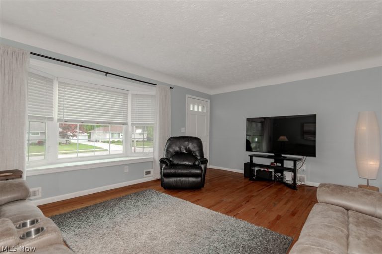 7224 Meadow Lane, Parma, OH - Photo 5