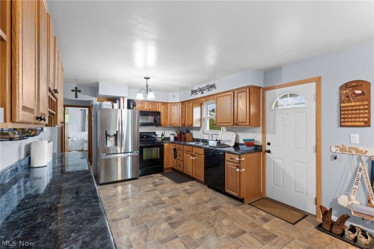 69641 Holley Street, Martins Ferry, OH - Photo 4