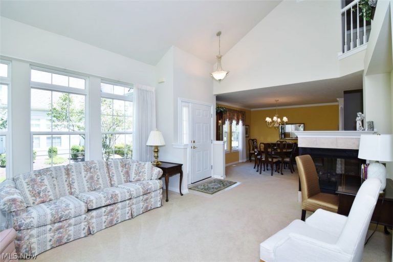 362 Legend Court #B, Highland Heights, OH - Photo 6