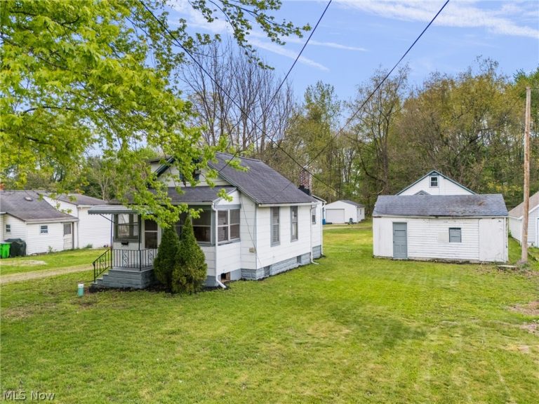 671 Fairview Avenue, Barberton, OH - Photo 8