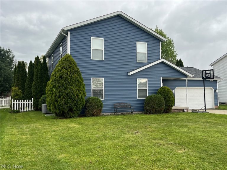 835 Yorkshire Drive, Ravenna, OH - Photo 2