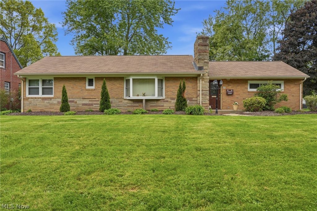 218 Bonnett Street, North Canton, OH