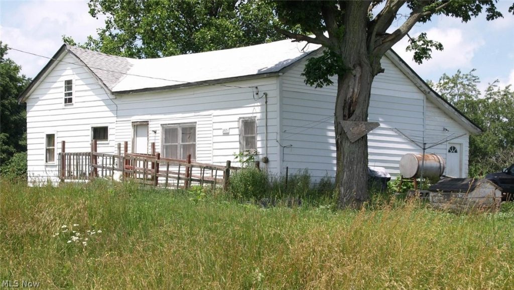 2831 Denmark Road, Dorset, OH