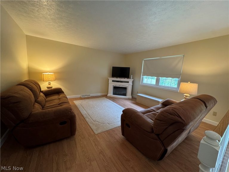 106 Oakview Drive, Marietta, OH - Photo 5
