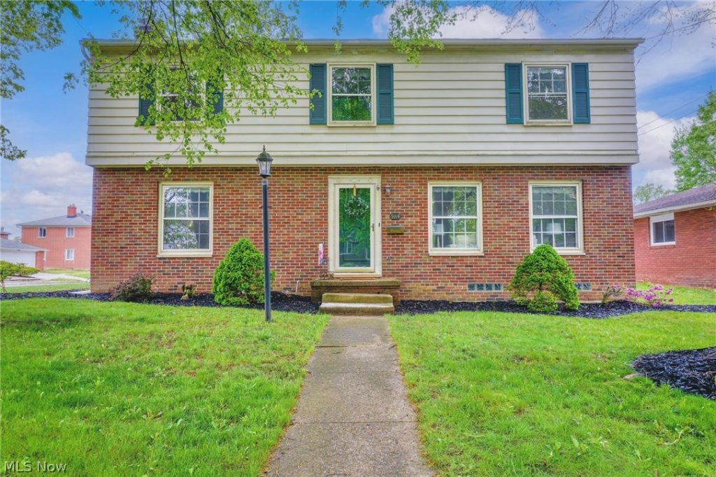 584 Hawkins Avenue, Akron, OH