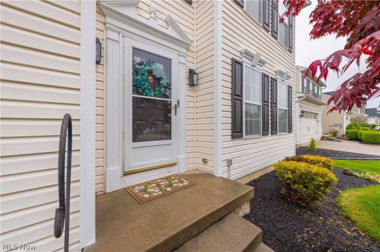 37972 Pebble Lake Trail, North Ridgeville, OH - Photo 2