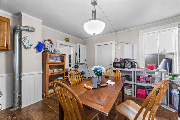 448 Delaware Avenue, Lorain, OH - Photo 2