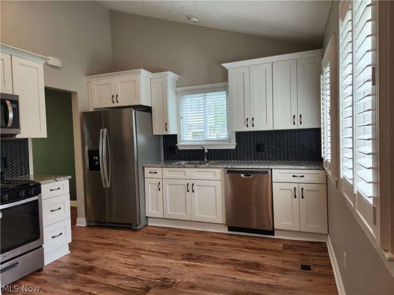 6483 Carter Boulevard, Mentor, OH - Photo 4