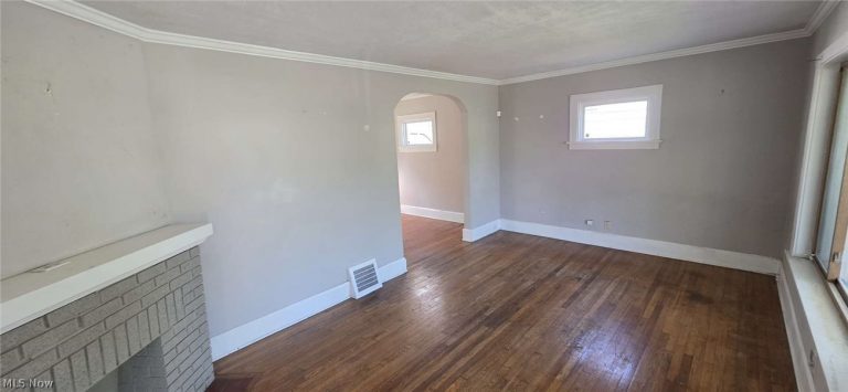 3005 Hillcrest Avenue, Cleveland, OH - Photo 3
