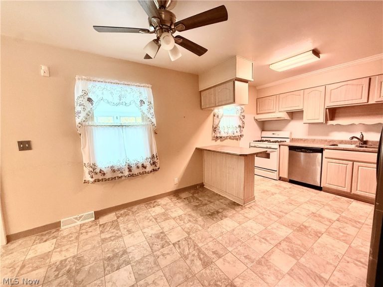831 Kimberly Circle, Oberlin, OH - Photo 4