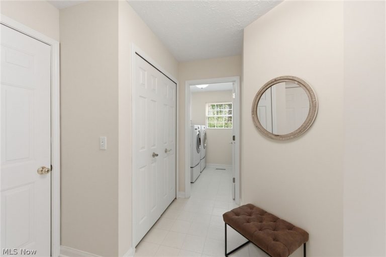 33817 Honeysuckle Lane, North Ridgeville, OH - Photo 6