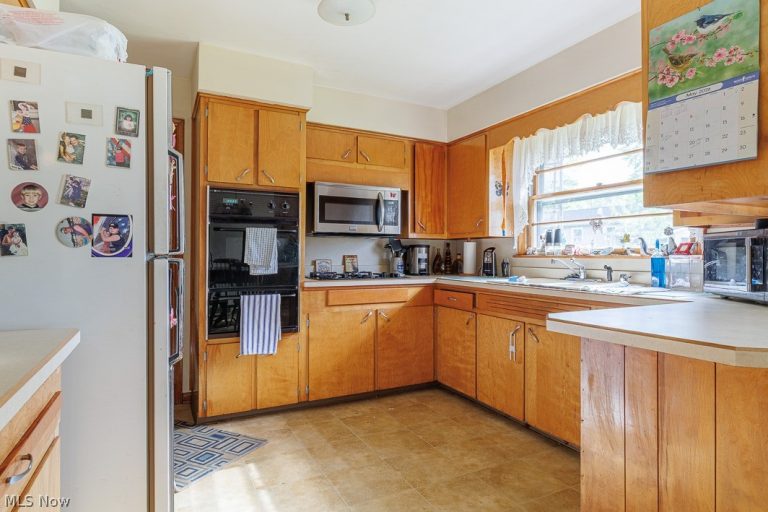 1014 Kirwan Drive, Youngstown, OH - Photo 6