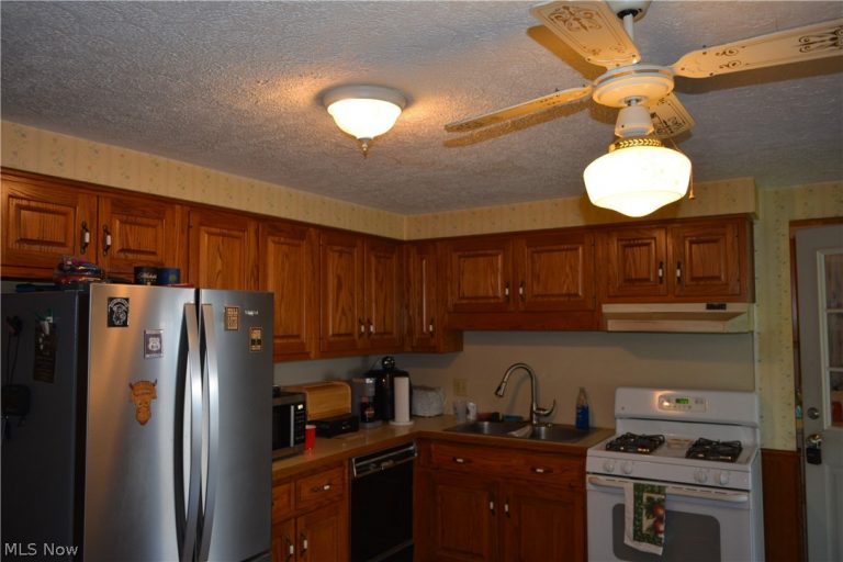 1 Parkridge Court, Norwalk, OH - Photo 8