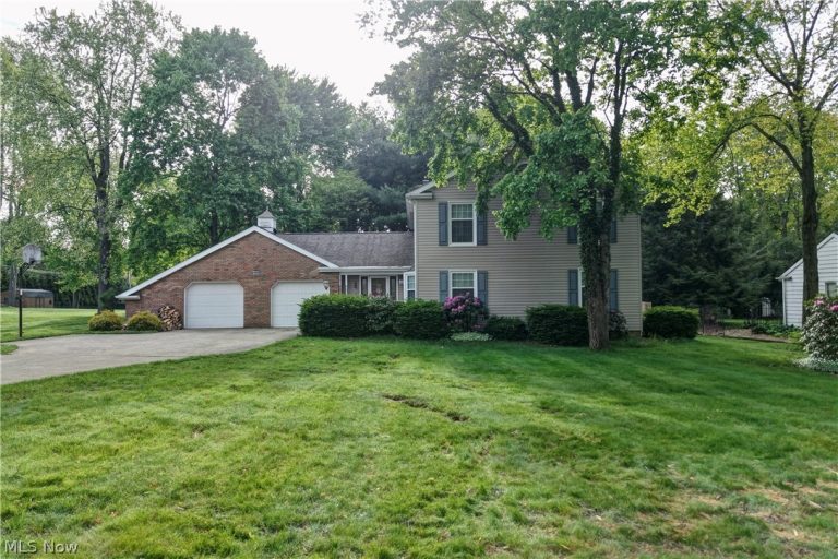 1036 Briarview Avenue, North Canton, OH - Photo 2