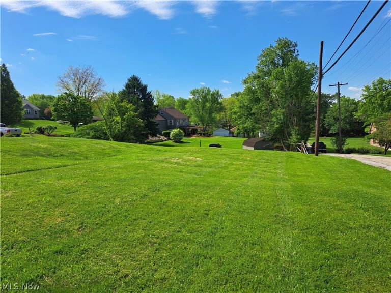 1724 Brenton Road, Cambridge, OH - Photo 3