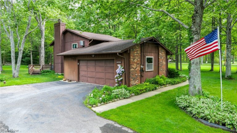 5305 Beechwood Road, Ravenna, OH, 44266