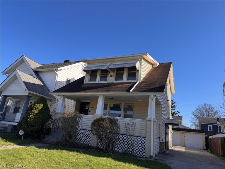13820 Parkway Drive, Garfield Heights, OH - Photo 3