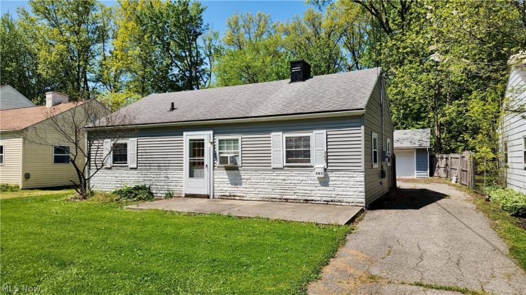 863 North, Painesville, OH - Photo 2