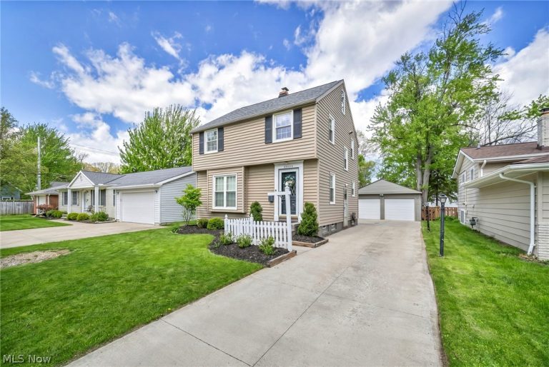 20944 Woodstock Avenue, Fairview Park, OH - Photo 2