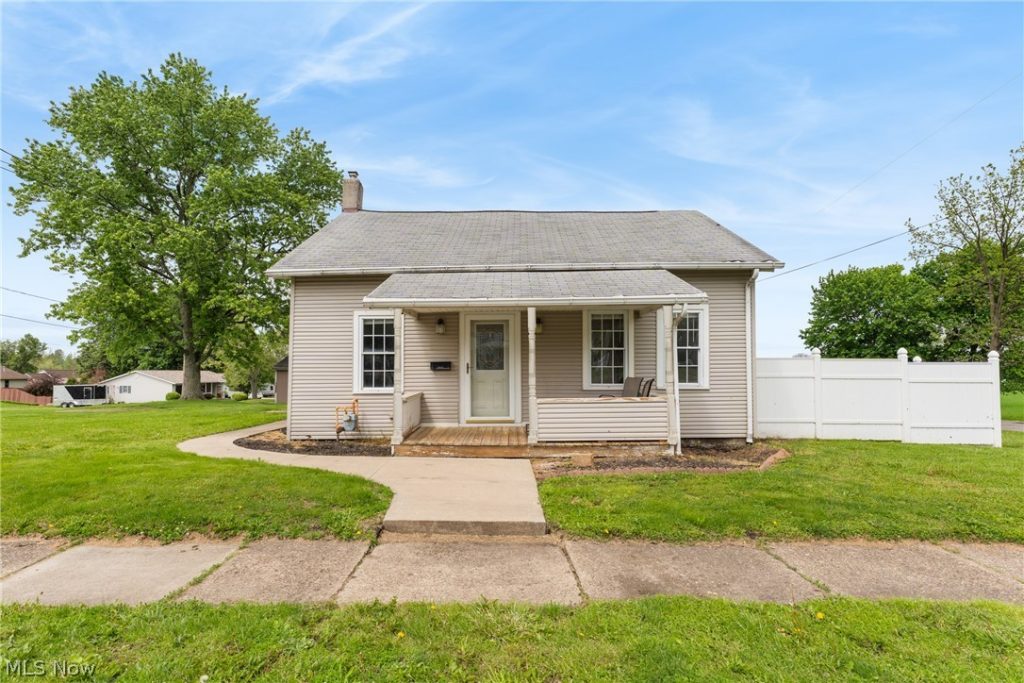2906 Lincoln Way, Massillon, OH