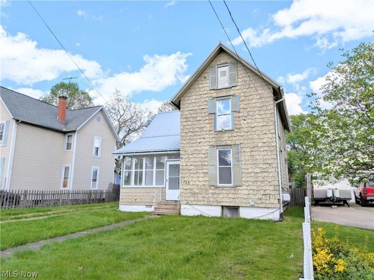 226 Smith Avenue, Canton, OH - Photo 2