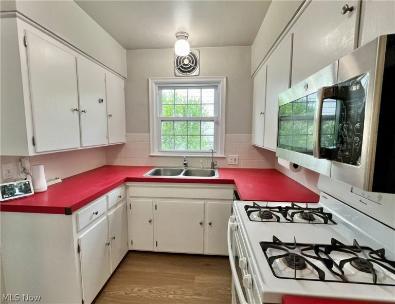 2352 26th Street, Cuyahoga Falls, OH - Photo 8