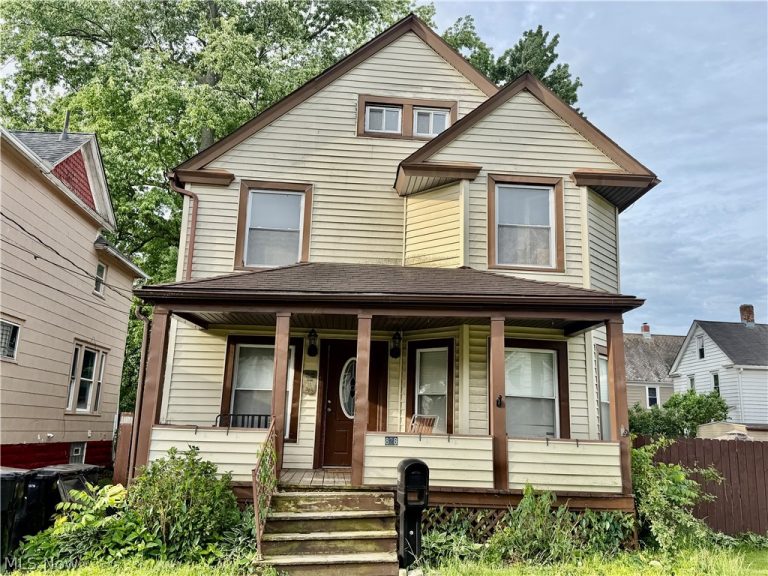828 Broad Street, Elyria, OH - Photo 2