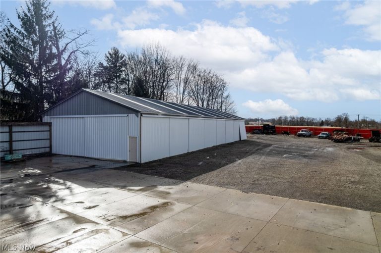 15355 Old Lincoln Way, Dalton, OH - Photo 8