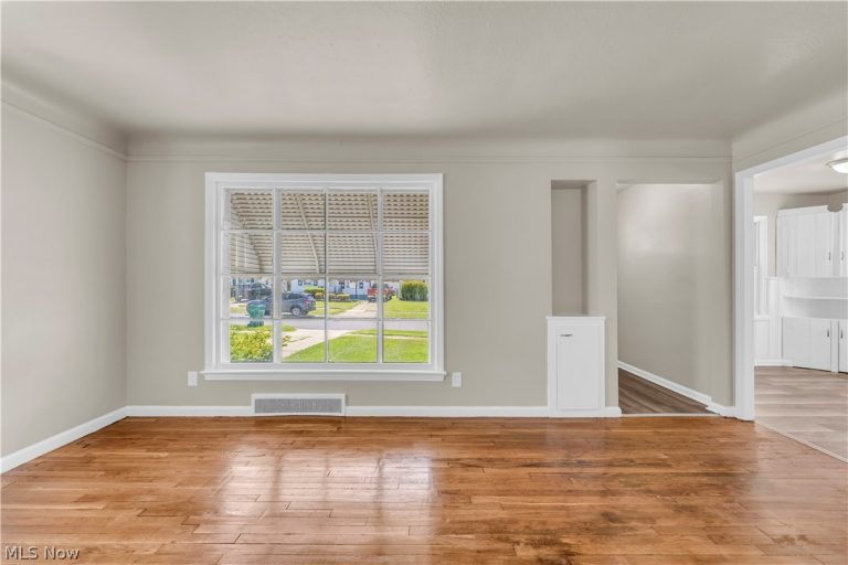 14205 Corridon Avenue, Maple Heights, OH - Photo 4
