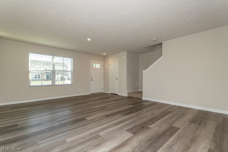 578 Cherrywood Lane, Painesville, OH - Photo 3