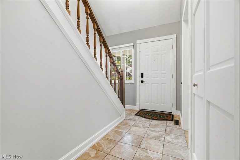 29575 Dorchester Drive, North Olmsted, OH - Photo 8